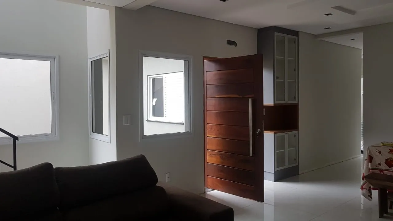 Foto do imóvel Casa à venda 3 Quartos, 1 Suite, 3 Vagas, 300M², Jardim Oásis, Taubaté - SP