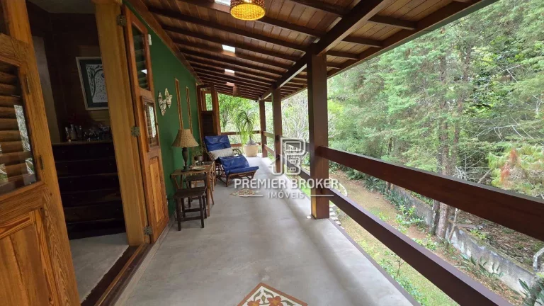 Imagem Casa à venda, 226 m² por R$ 1.250.000,00 - Bom Retiro - Teresópolis/RJ