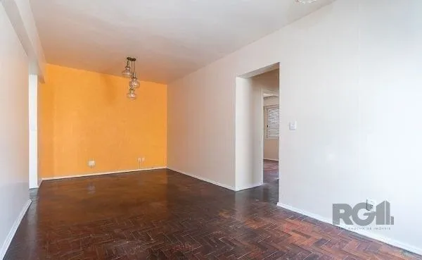 Imagem Apartamento no bairro Floresta de 2 dormitórios dependência e vaga DESOCUPADO