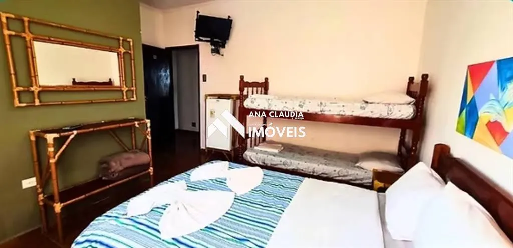 Imagem Imóvel com Pousada em funcionamento. 
Pode ser convertida em escritórios comerciais ou apartamentos para aluguel.
Área do restaurante pode funcionar independente do restante do imóvel