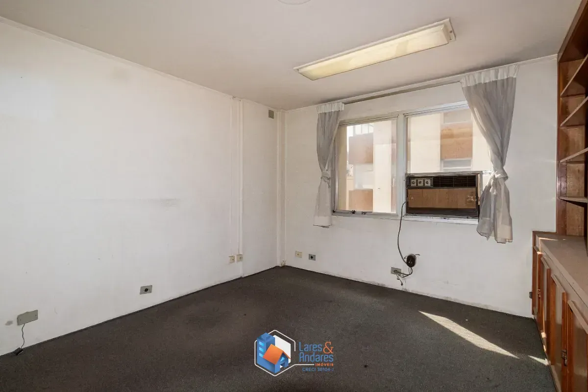 Imagem Conjunto comercial para venda em Liberdade, 276m²