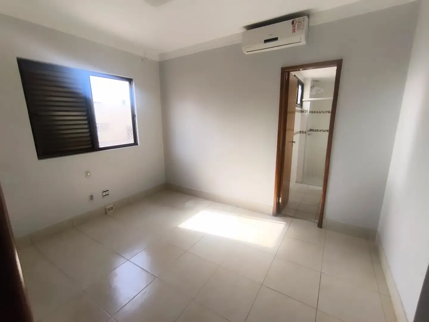 Imagem Apartamento 3/4 Sendo 2 Suites No Residencial Alexandrino