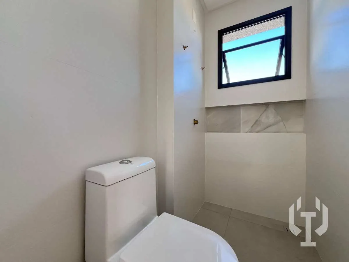 Imagem Apartamento 3 Suítes Quadra Mar em Meia Praia