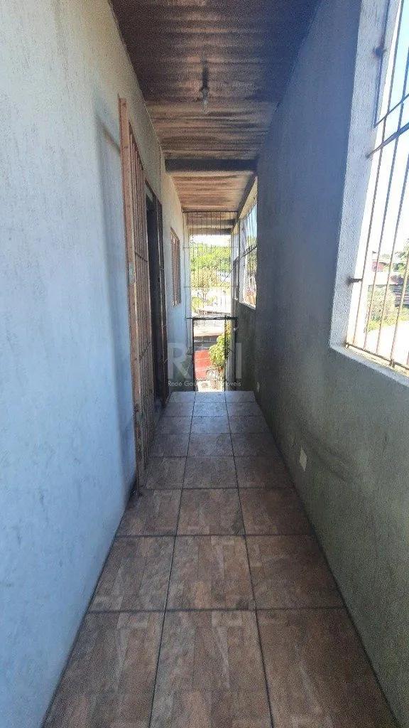 Imagem Casa para Venda - 290m², 4 dormitórios, sendo 2 suites, 2 vagas - Cascata
