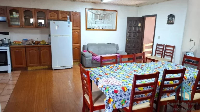 Imagem (PERMUTA) Casa dois pisos 05 quartos c/suíte, comercial/residencial em Flores da Cunha RS