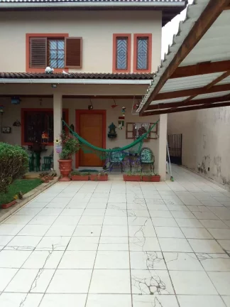 Imagem Casa 5 dorms, 3 suites, Piscina