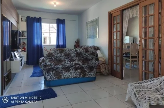 Imagem Casa com kitnet agregada em Balneário Camboriú.