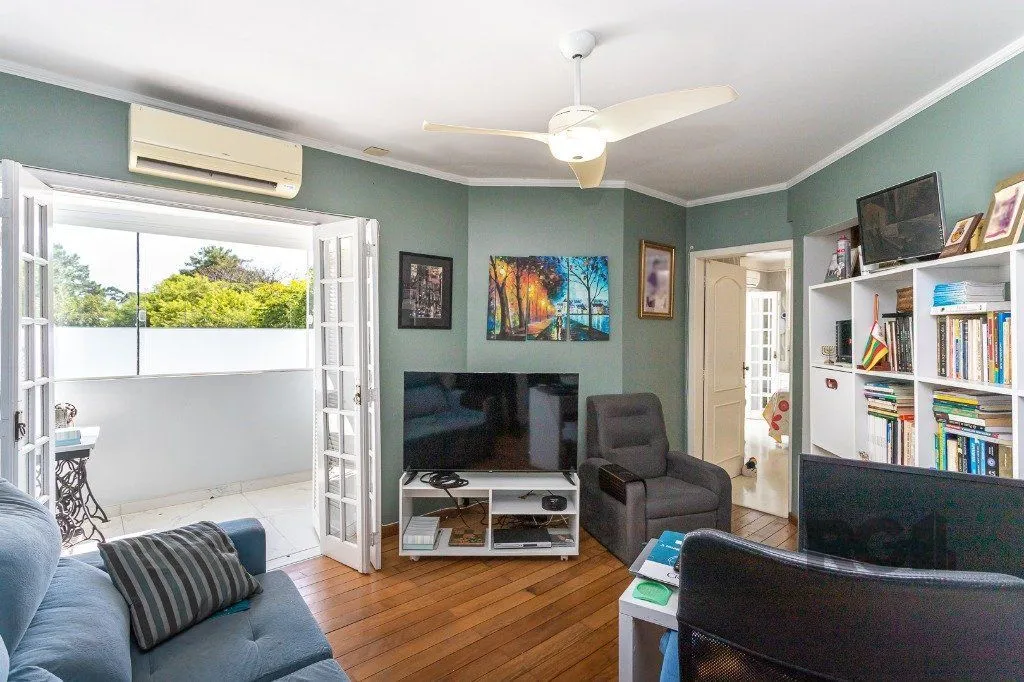 Imagem casa sobrado no Alto Petrópolis de 5 dormitórios e 3 vagas