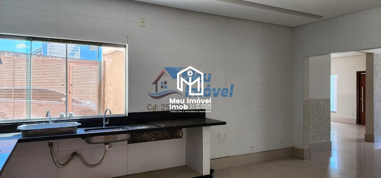 Imagem Casa 4 Quartos 1 Suíte 4 Vagas 300m² Depósito Piscina