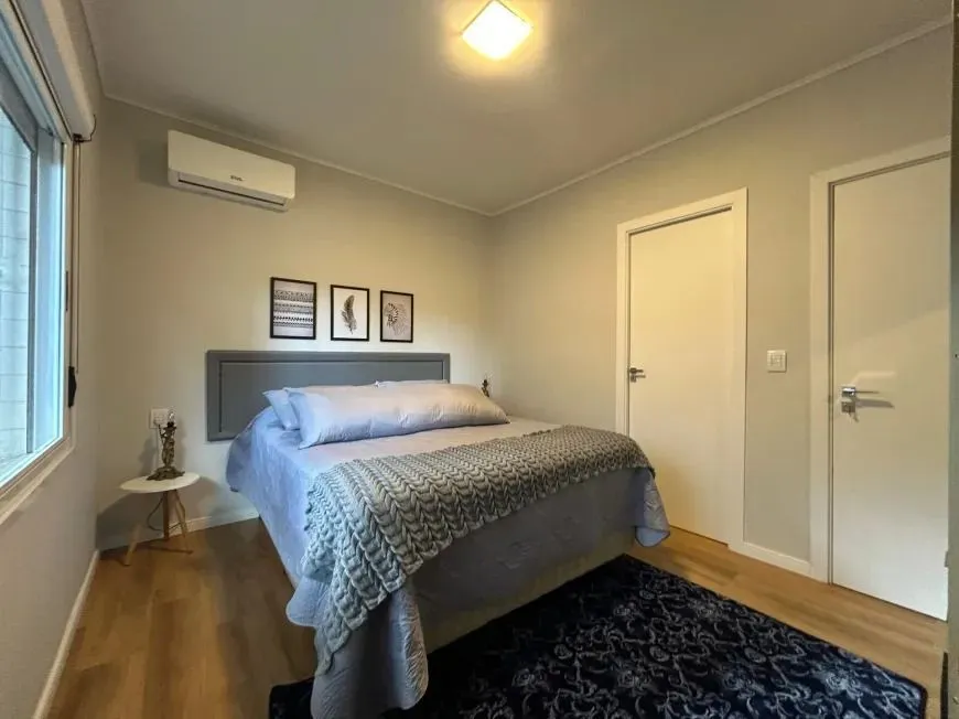 Imagem Apartamento com 83m², localizado no bairro Rio Branco em Porto ALegre/RS.