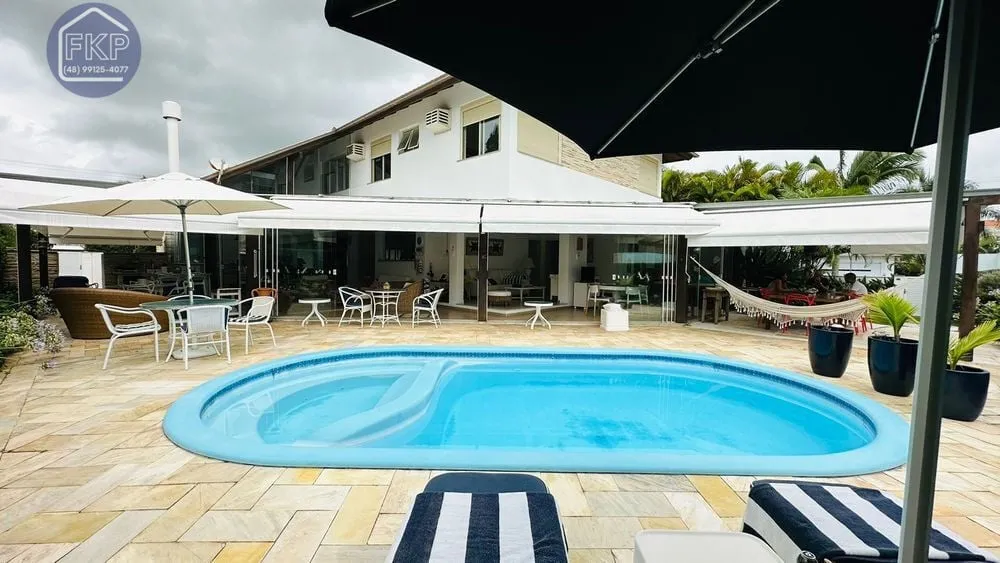 Imagem Casa Alto Padrão 4 dormitórios!