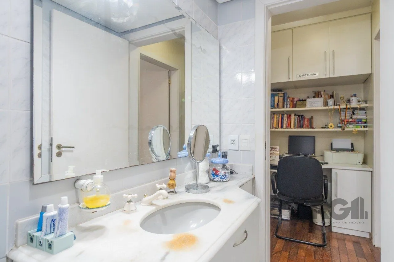 Imagem Apartamento de 1 quarto, sacada e uma vaga de garagem no bairro Santana POA/RS.
