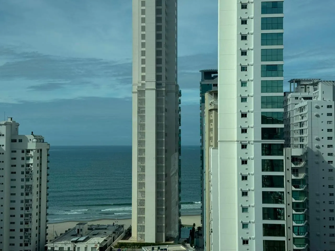 Imagem Apartamento com vista para o mar à venda com 142.65m2 por R$ 3.300.000,00