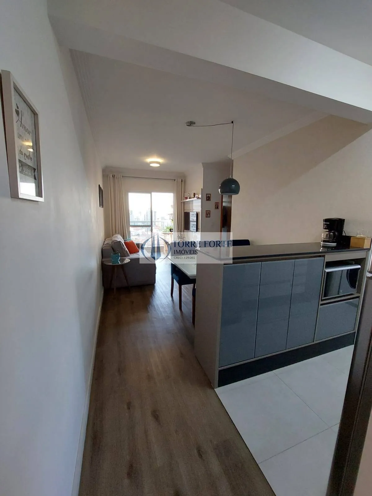 Imagem Lindo Apartamento com varanda gourmet com 2 dormitórios , 1 vaga , centro