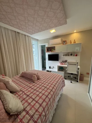 Imagem Casa de luxo em condomínio no coração de Camaçari-BA: 4 quartos, 4 suítes, 3 salas, 1 banheiro, 4 vagas de garagem, 306m² de área.