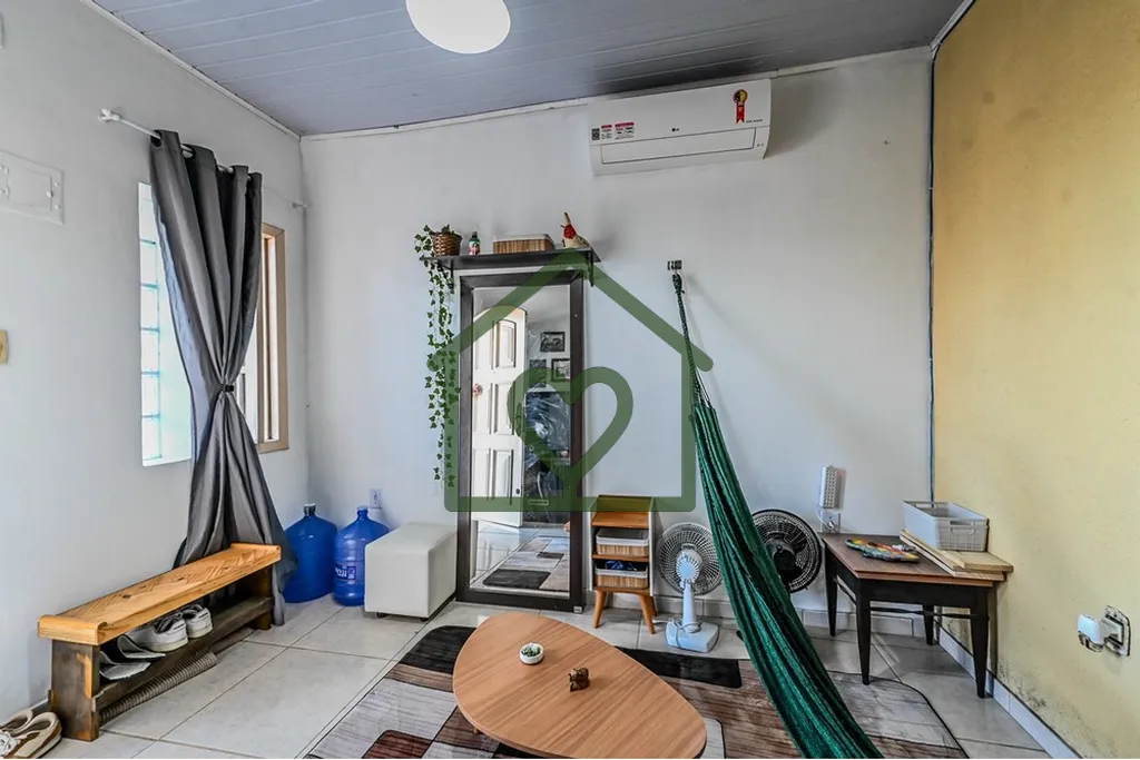 Imagem Ótima casa, com perfeita posição solar, podendo ser utilizadas concomitante comercial e residenci...