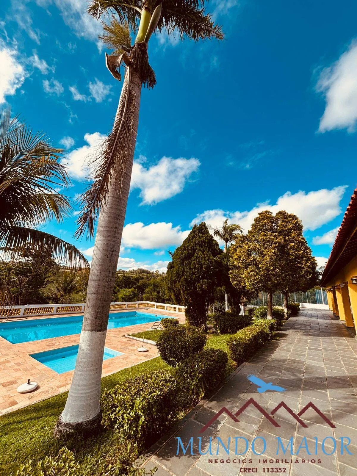 Imagem Chácara Completa: 5.000 m², Trifásico 3 Suítes, Salão, Piscinas e Vestiário