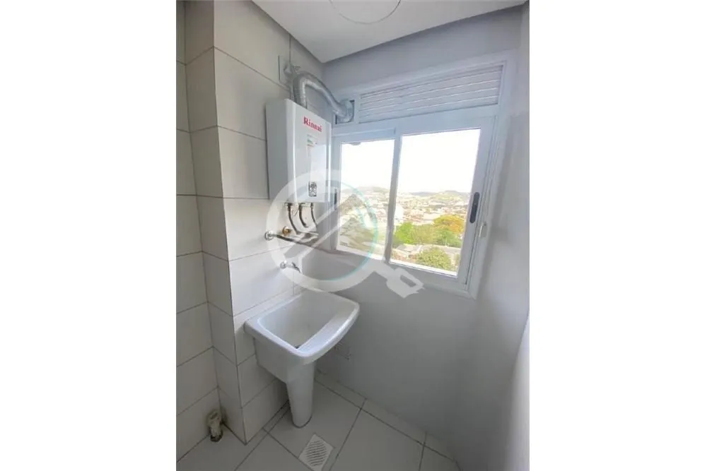 Imagem Apartamento no Edifício Urbano Menino Deus, localizado no último andar, oferece uma vista deslumbr...