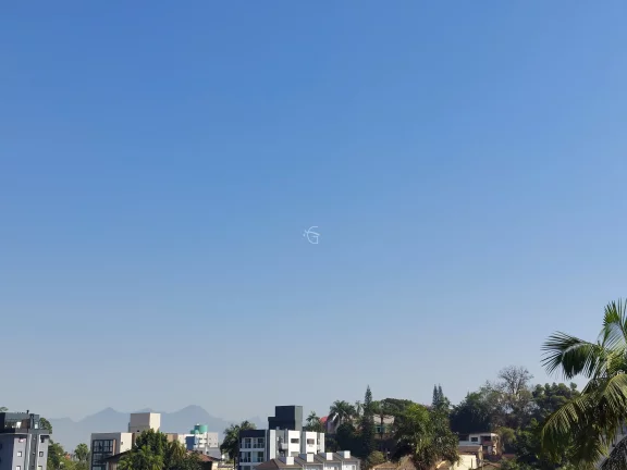 Imagem Excelente sobrado com 2 suítes + 1 dormitório na divisa do Bom Retiro com o Saguaçu.