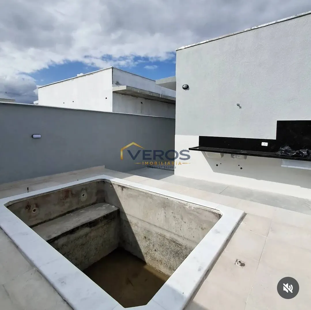 Imagem Casa térrea a venda com 3 dormitórios e piscina no Balneário dos Golfinhos