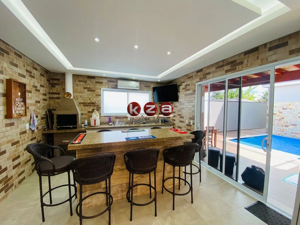Imagem Luxuosa casa em condomínio à venda em Valinhos-SP, no Condomínio Canto Del Bosco: 3 quartos, 3 suítes, 3 salas, 4 vagas de garagem, 367m².