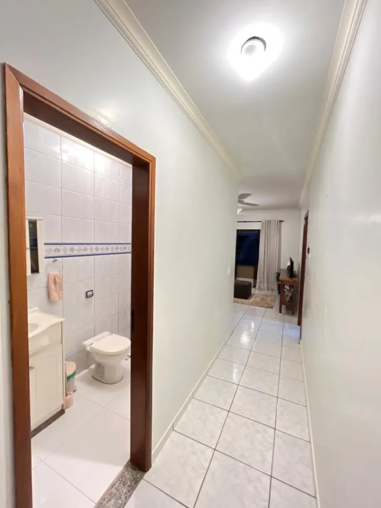 Imagem Sobrado 240m Umuarama-PR 170