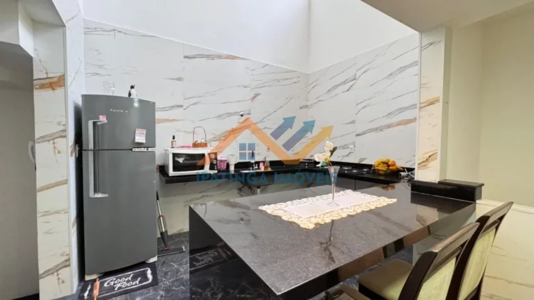 Imagem Casa triplex à venda no bairro Cidade Nova