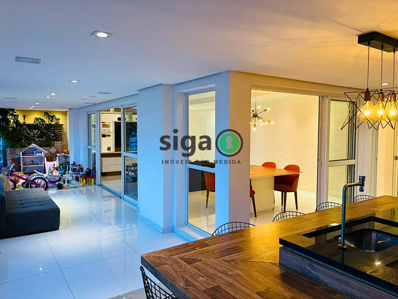 Imagem Apartamento de 200m2, com 3 suites e 3 vagas à venda no Panamby