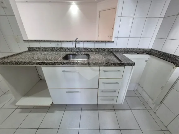Imagem Apartamento à venda com 2 quartos, sendo 1 suíte, no condomínio Oásis Residencial Club Lapa, São Paulo - SP