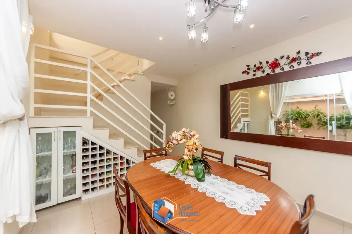 Imagem Sobrado para venda em Vila Sônia com 3 quartos, sendo 1 suíte, 218m²