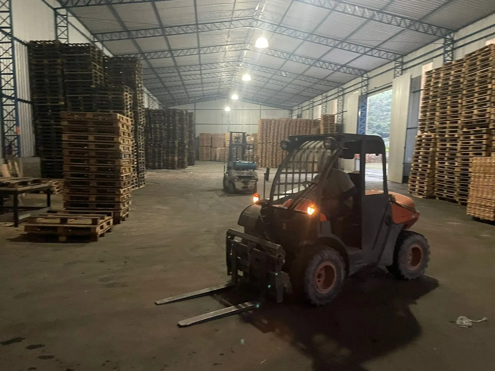 Imagem Excelente Campo Fabril Galpão Empresarial de 1.500m2 no Residencial Santa Helena