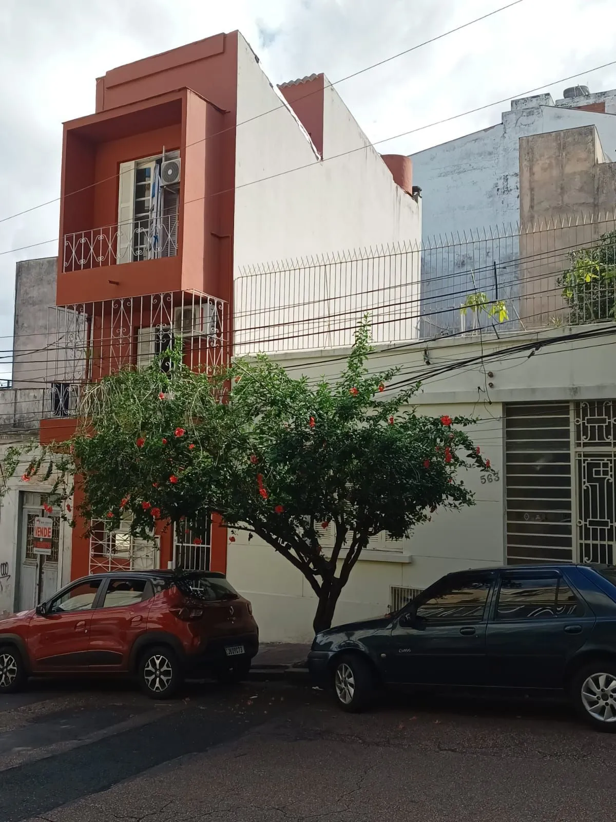 Imagem Sobrado funcional com três pavimentos no centro de Porto Alegre!