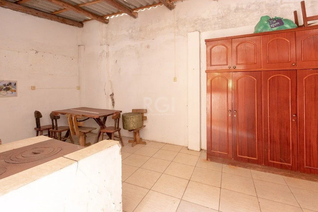 Imagem Casa para Venda - 220m², 3 dormitórios, sendo 2 suites, 2 vagas - Coronel Aparício Borges