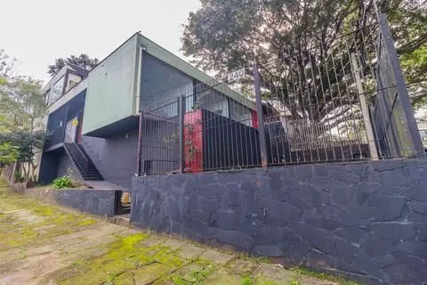 Imagem Oportunidade Única: Casa para Fins Residencial ou Comercial em Local Estratégico!