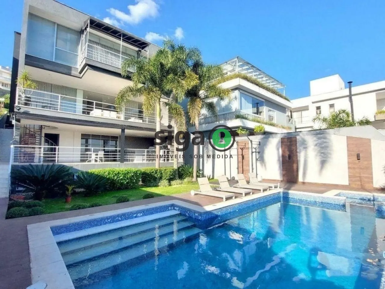 Foto do imóvel Casa em condomínio fechado na Granja Viana 4 suites 4 vagas