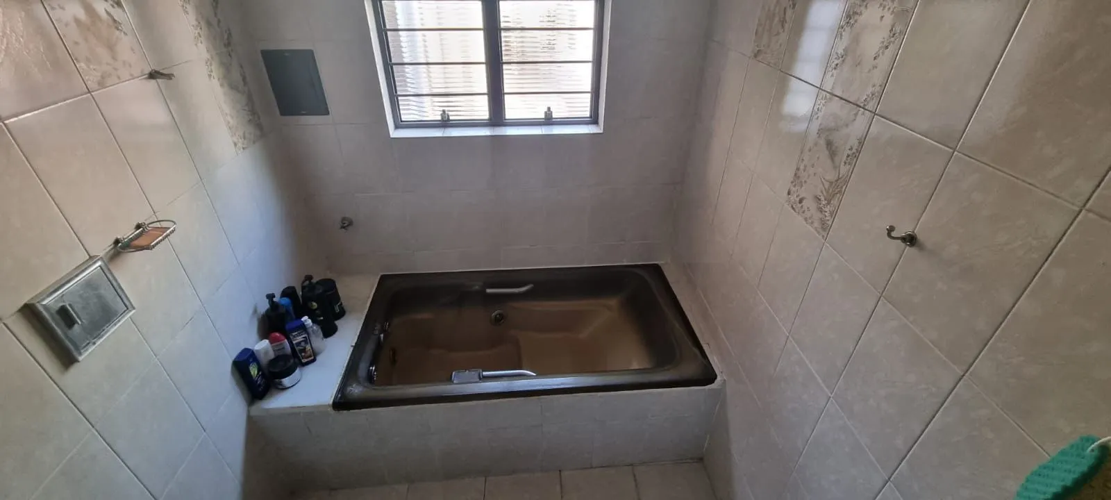 Imagem Linda Casa no Bairro Brigadeiro Tobias em Sorocaba - 2 Dormitórios e Ampla Garagem!