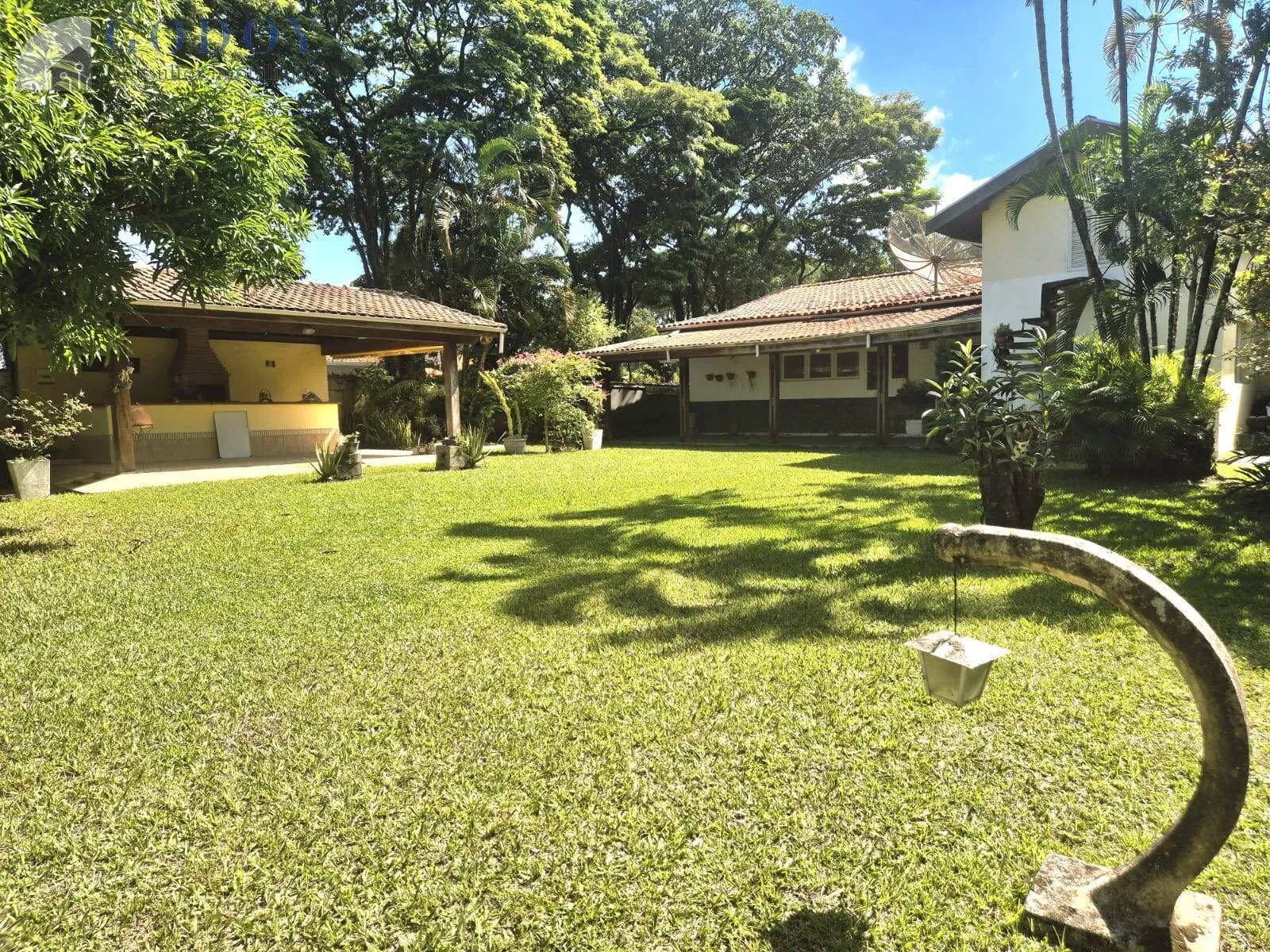 Imagem Casa à venda 3 Quartos, 3 Suites, 4 Vagas, 1086.2M², Condomínio Village Paineiras, Pindamonhangaba - SP