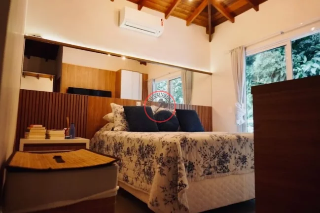 Imagem ESCRITURA DEFINITIVA, CASA DENTRO DE CONDOMÍNIO, TODA MOBILIADA A 50 METROS DA PRAIA, COM PISCINA PRIVATIVA E ÁREA GOURMET