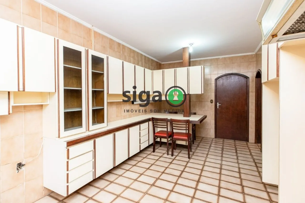 Imagem CASA Á VENDA , COM 327 m2 útil, 5 VAGAS GARAGEM