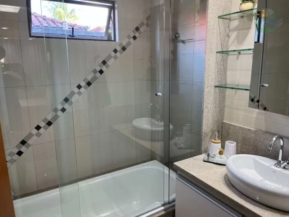 Imagem Casa alto padrão com 03 quartos, Av. Abdo Cabus, Venda, Candeias, Jaboatão dos Guararapes.