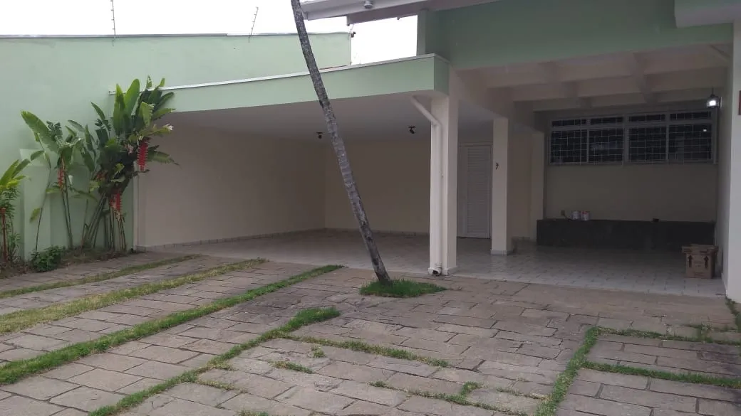 Imagem Casa para Locação 3 Quartos, 1 Suite, 3 Vagas, 600M², Centro, Pindamonhangaba - SP