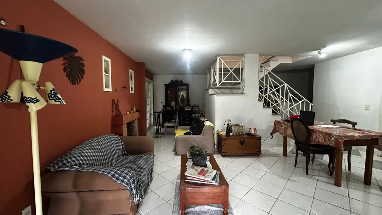 Imagem Casa em Condomínio para Venda em Petrópolis / RJ no bairro Itaipava