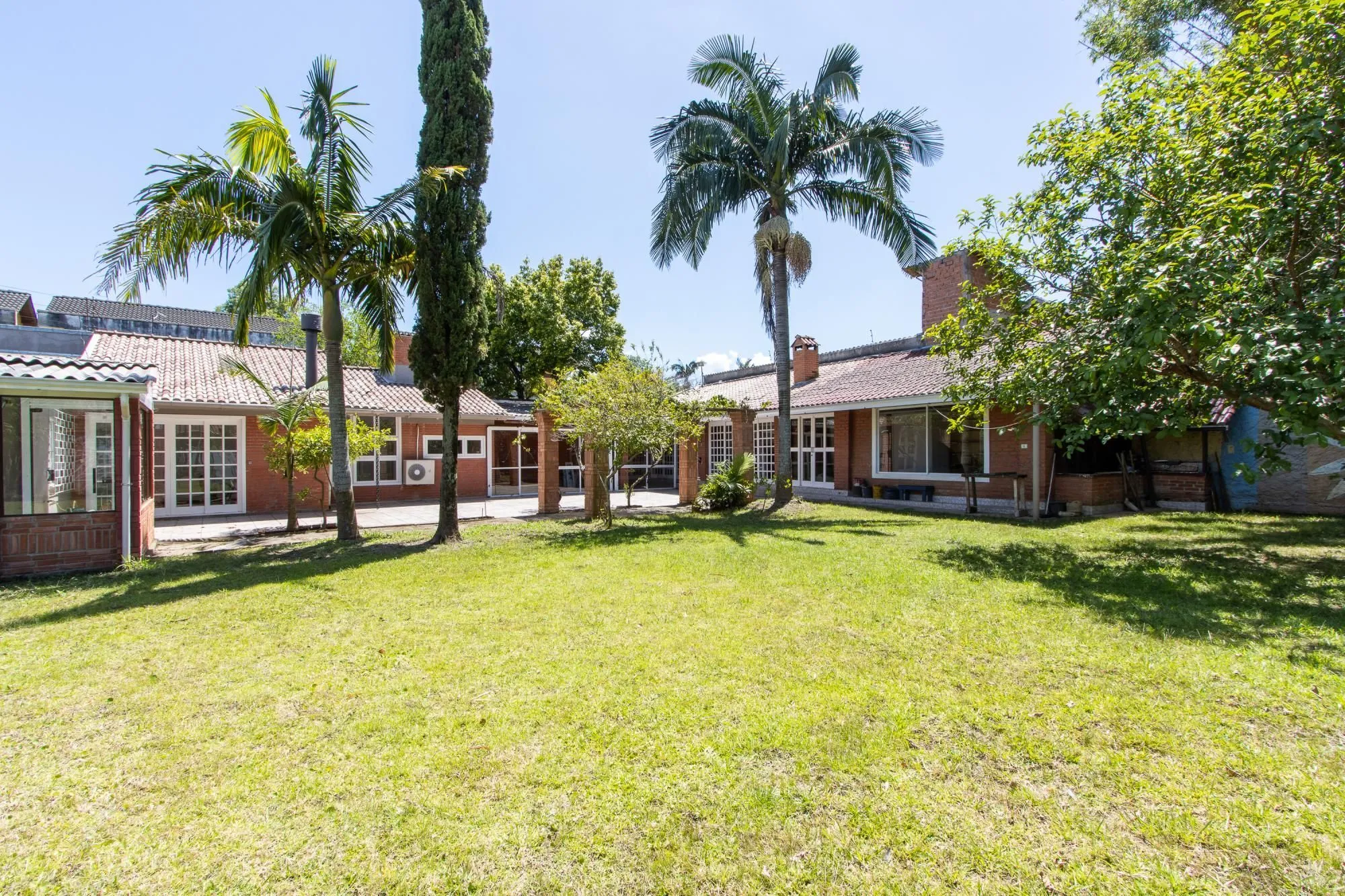 Imagem Casa Residencial à Venda no Bairro Guarujá, Porto Alegre, RS