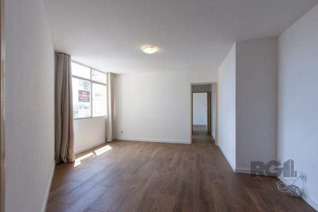 Apartamento de 2 Dormitórios com Vaga Coberta no Conjunto Residencial Santos Dumont