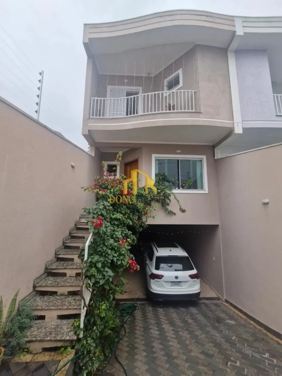 Imagem Sobrado 190 m² em Rudge Ramos | 3 Suítes | 5 Vagas