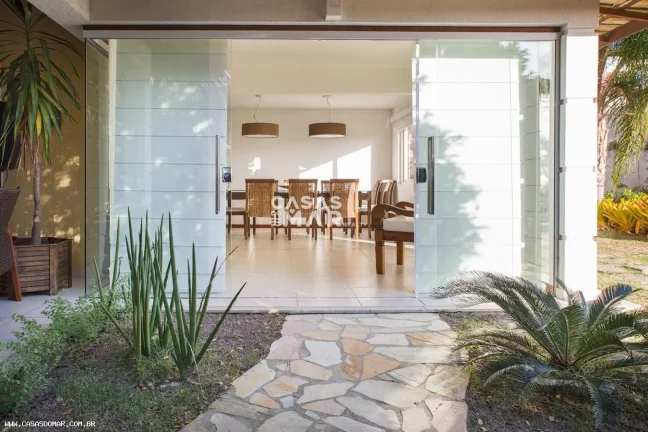 Imagem Casa em Condomínio à Venda em Geribá, Búzios-RJ: 4 Quartos, 4 Suítes, 5 Banheiros, 2 Vagas, 450 m².
