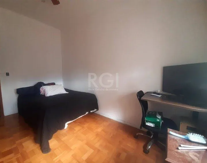 Imagem Casa para Venda - 243m², 3 dormitórios, 5 vagas - Medianeira
