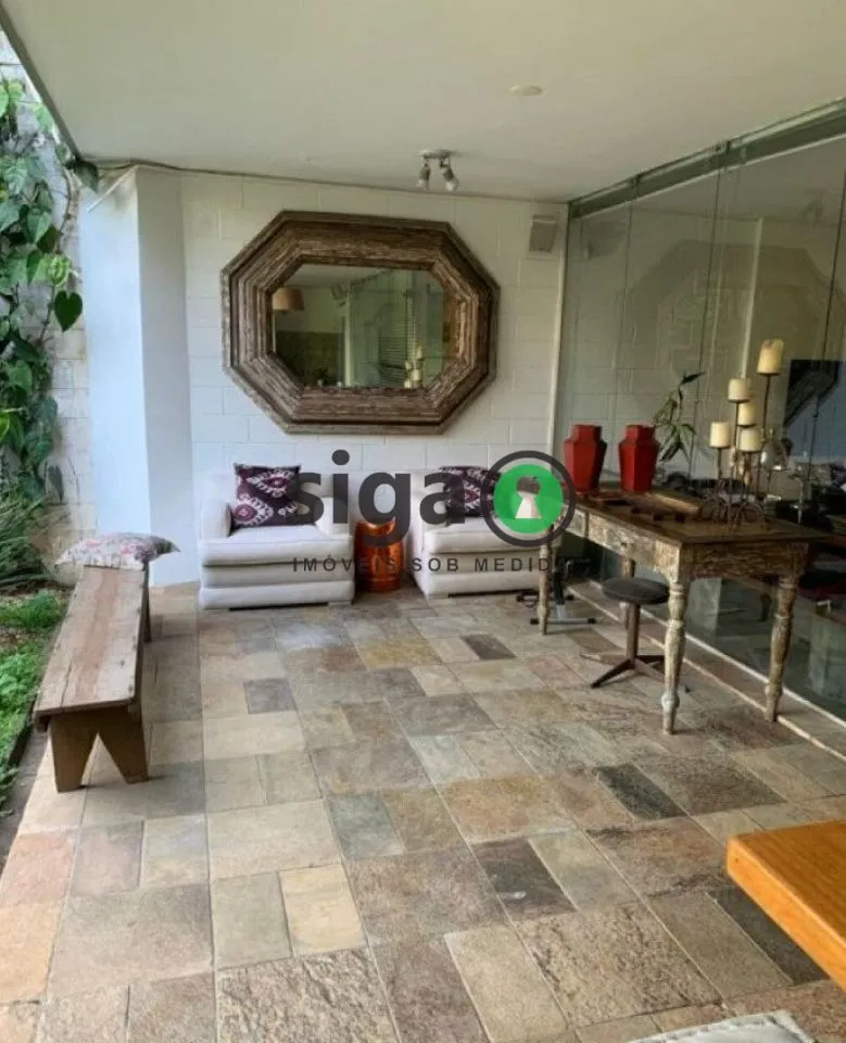 Imagem SOBRADO EM CAMPO BELO COM 340M2 COM PISCINA