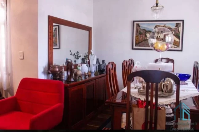 Imagem Sobrado 04 suítes, 04 vagas, em ótima localização no Bom Retiro Curitiba PR