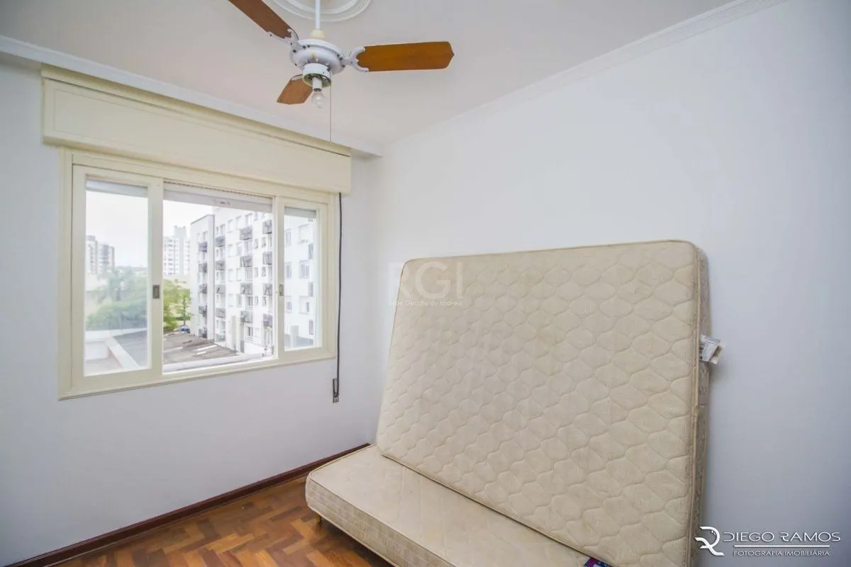 Imagem Apartamento para Venda - 96m², 3 dormitórios, 1 vaga - Menino Deus